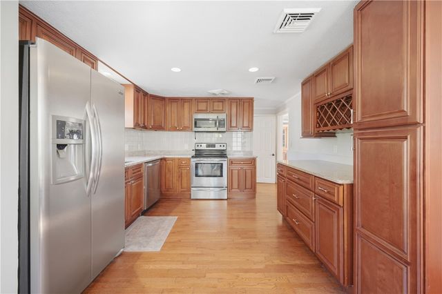 11 Rockhill Drive, Cranston, RI 02920