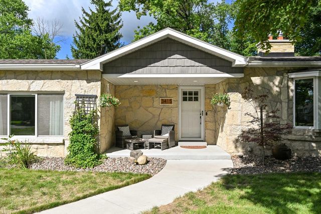 3415 Fiebrantz DRIVE, Brookfield, WI 53005