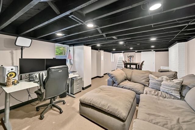 3415 Fiebrantz DRIVE, Brookfield, WI 53005