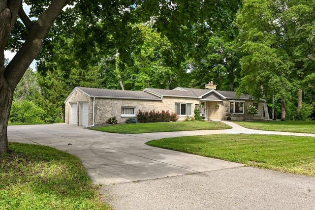 3415 Fiebrantz DRIVE, Brookfield, WI 53005