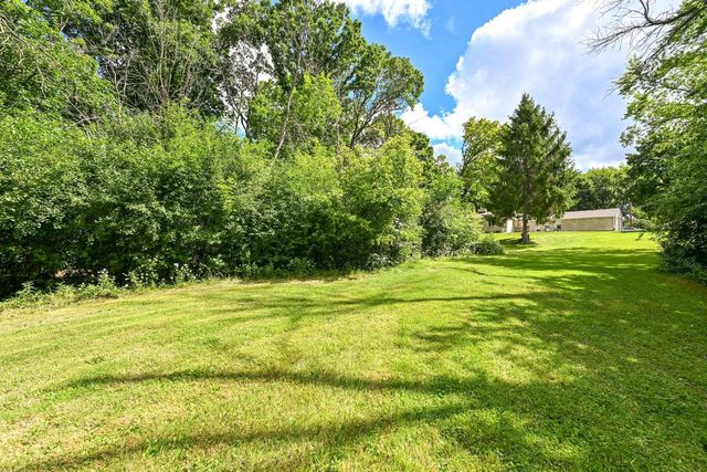 3415 Fiebrantz DRIVE, Brookfield, WI 53005