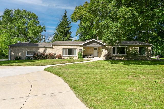 3415 Fiebrantz DRIVE, Brookfield, WI 53005