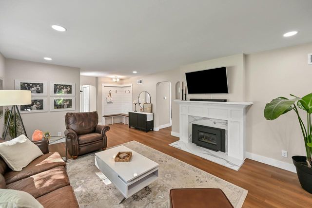 3415 Fiebrantz DRIVE, Brookfield, WI 53005