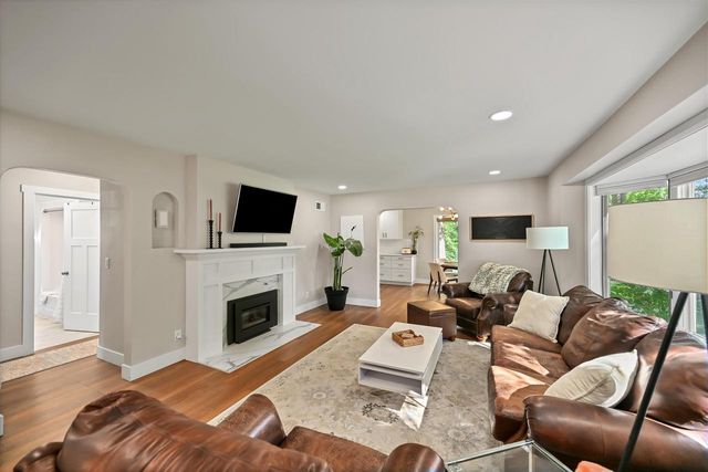 3415 Fiebrantz DRIVE, Brookfield, WI 53005