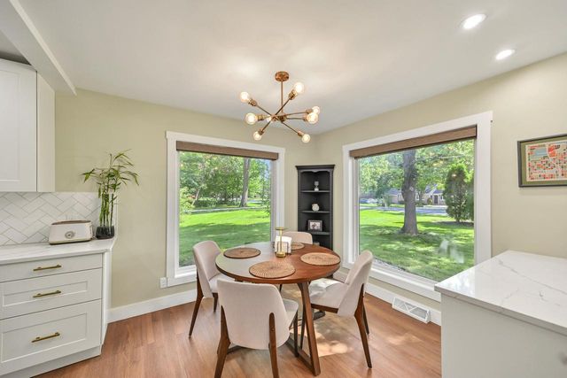 3415 Fiebrantz DRIVE, Brookfield, WI 53005