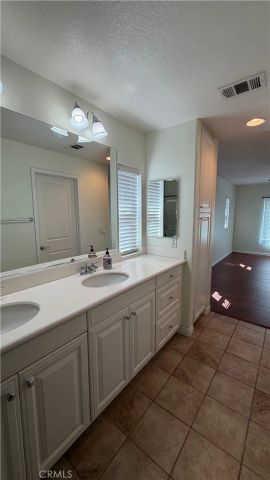 28382 Mirabelle, Saugus, CA 91350