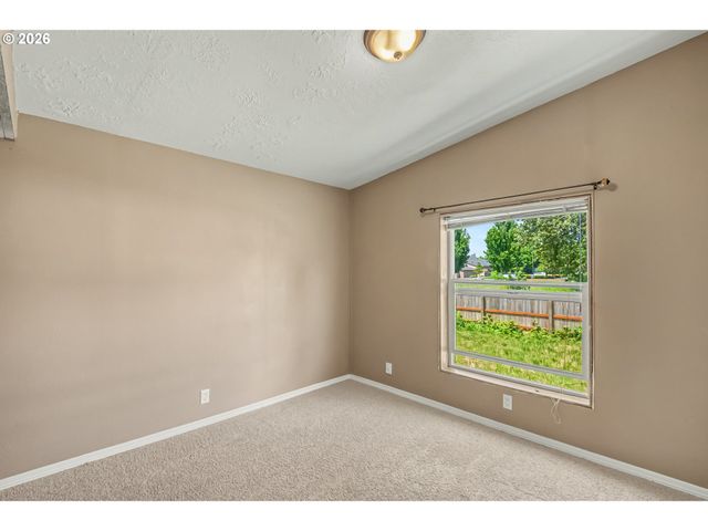 1949 Se PALMQUIST Rd 5, Gresham, OR 97080
