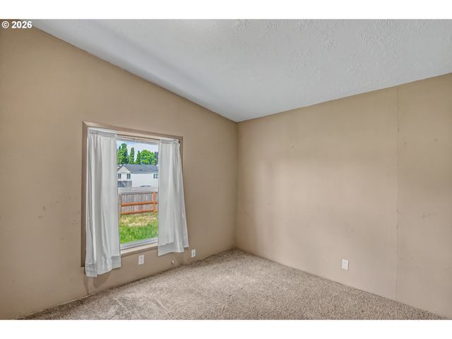 1949 Se PALMQUIST Rd 5, Gresham, OR 97080