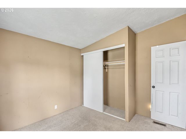 1949 Se PALMQUIST Rd 5, Gresham, OR 97080