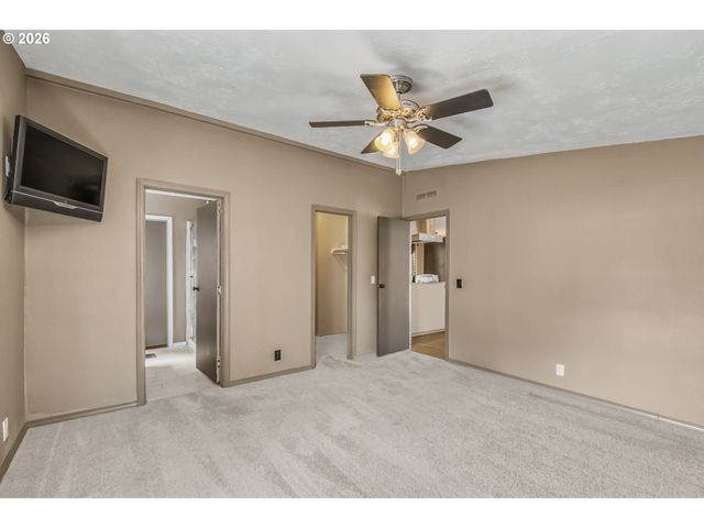 1949 Se PALMQUIST Rd 5, Gresham, OR 97080
