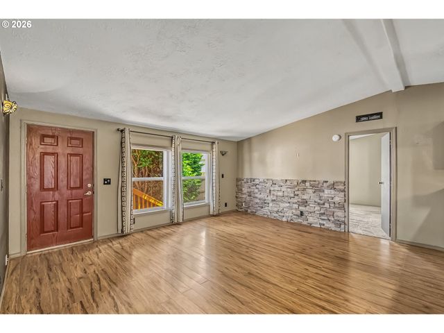 1949 Se PALMQUIST Rd 5, Gresham, OR 97080