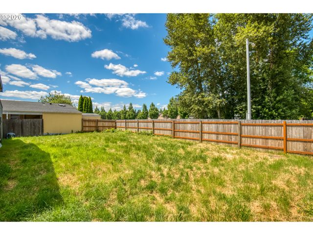 1949 Se PALMQUIST Rd 5, Gresham, OR 97080