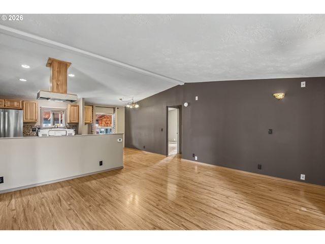 1949 Se PALMQUIST Rd 5, Gresham, OR 97080