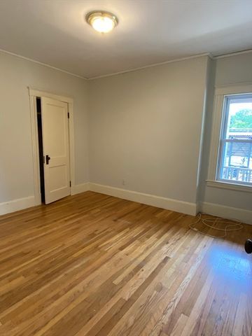 23 River Place 2nd floor, Methuen, MA 01844