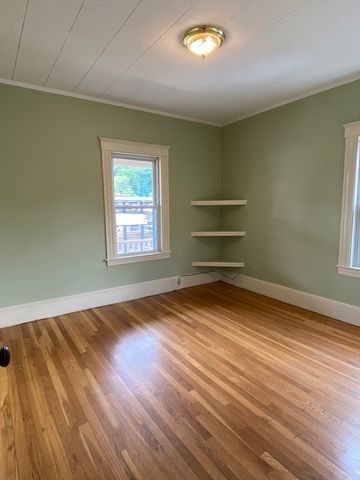 23 River Place 2nd floor, Methuen, MA 01844
