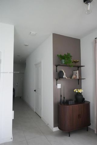 696 NW 6th St, Florida City, FL 33034