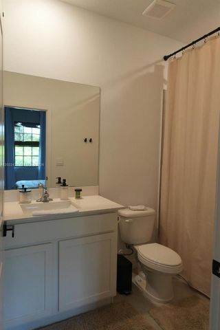 696 NW 6th St, Florida City, FL 33034