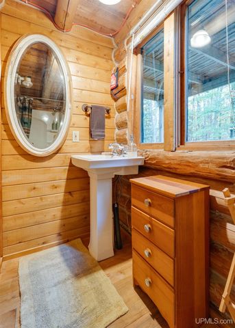 1130 N Old Plank Road, Wetmore, MI 49895