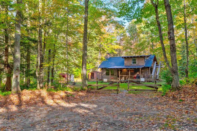 1130 N Old Plank Road, Wetmore, MI 49895