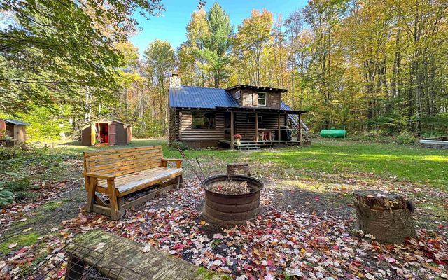 1130 N Old Plank Road, Wetmore, MI 49895