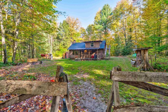 1130 N Old Plank Road, Wetmore, MI 49895