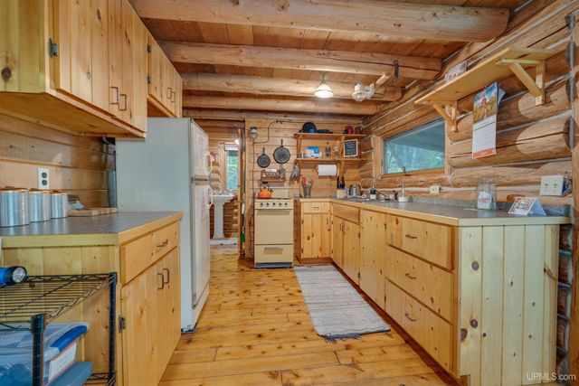 1130 N Old Plank Road, Wetmore, MI 49895