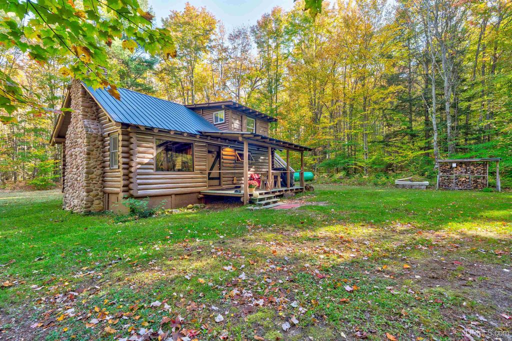 1130 N Old Plank Road, Wetmore, MI 49895