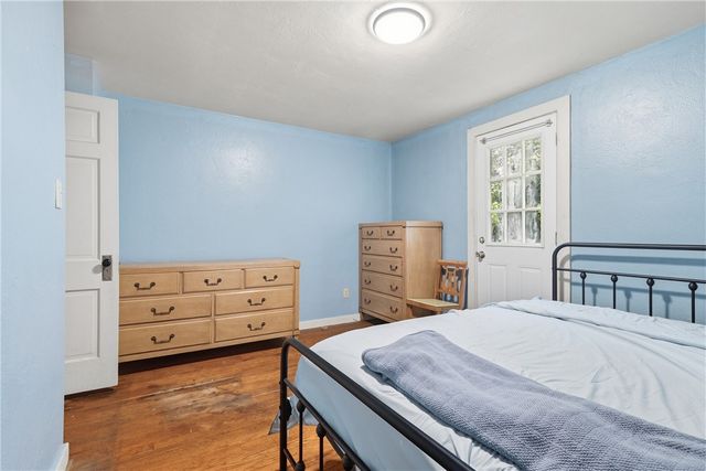 93 Adams Dr, Upper St Clair, PA 15241