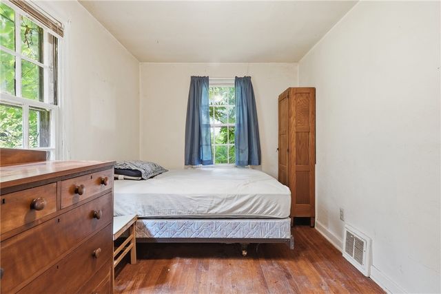 93 Adams Dr, Upper St Clair, PA 15241