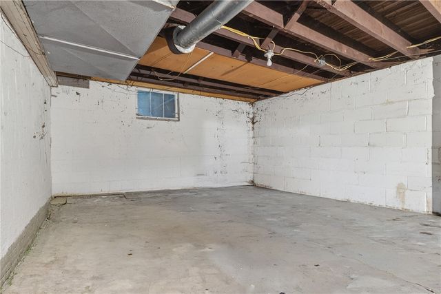 93 Adams Dr, Upper St Clair, PA 15241