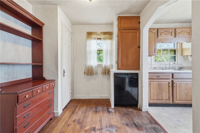 93 Adams Dr, Upper St Clair, PA 15241