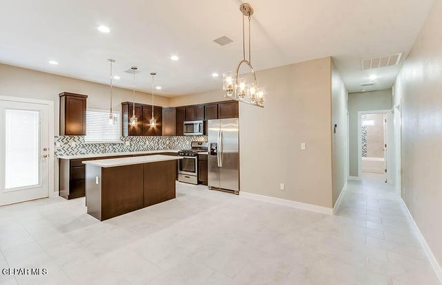 111 Madrid Street, Santa Teresa, NM 88008