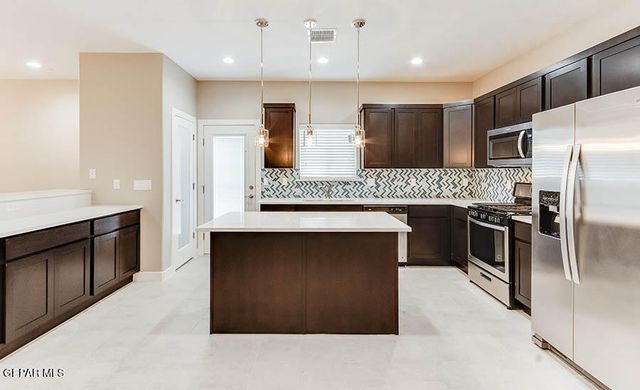 111 Madrid Street, Santa Teresa, NM 88008