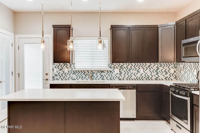 111 Madrid Street, Santa Teresa, NM 88008