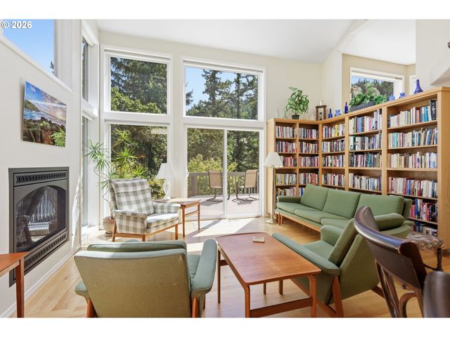 721 BROOKSIDE Dr, Eugene, OR 97405