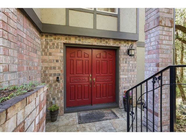 721 BROOKSIDE Dr, Eugene, OR 97405