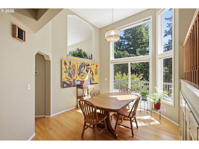 721 BROOKSIDE Dr, Eugene, OR 97405