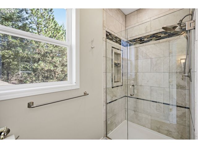 721 BROOKSIDE Dr, Eugene, OR 97405