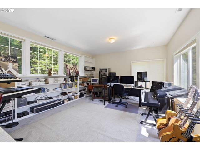 721 BROOKSIDE Dr, Eugene, OR 97405