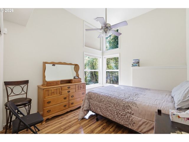 721 BROOKSIDE Dr, Eugene, OR 97405