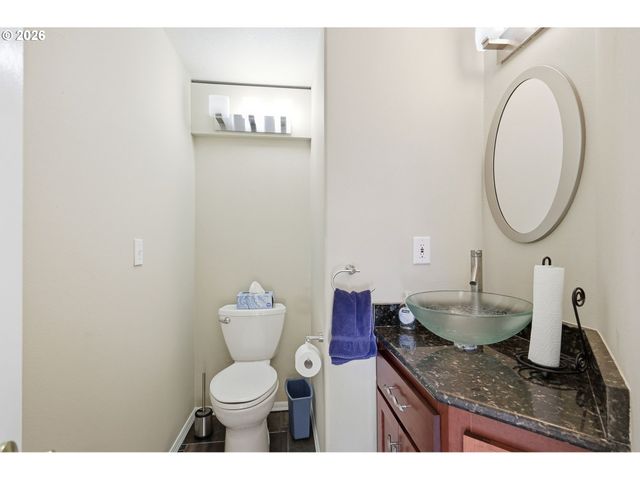 721 BROOKSIDE Dr, Eugene, OR 97405