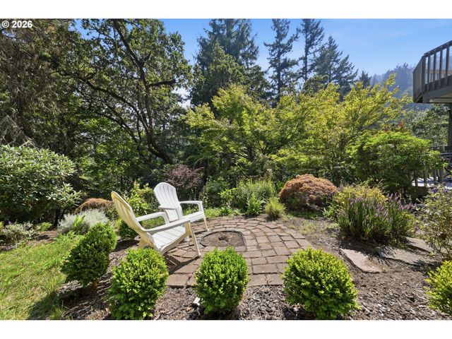 721 BROOKSIDE Dr, Eugene, OR 97405