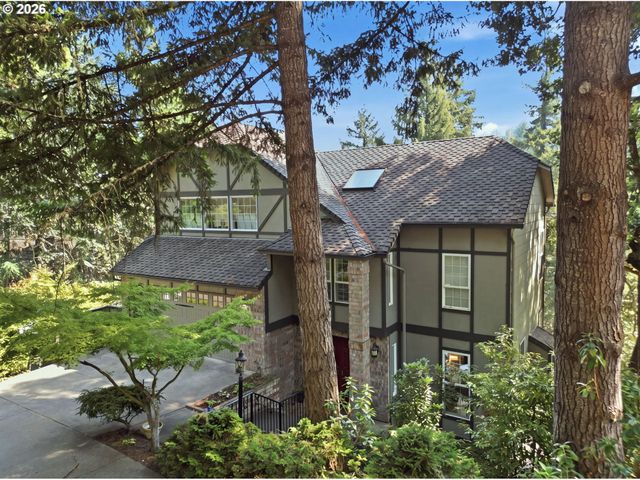 721 BROOKSIDE Dr, Eugene, OR 97405