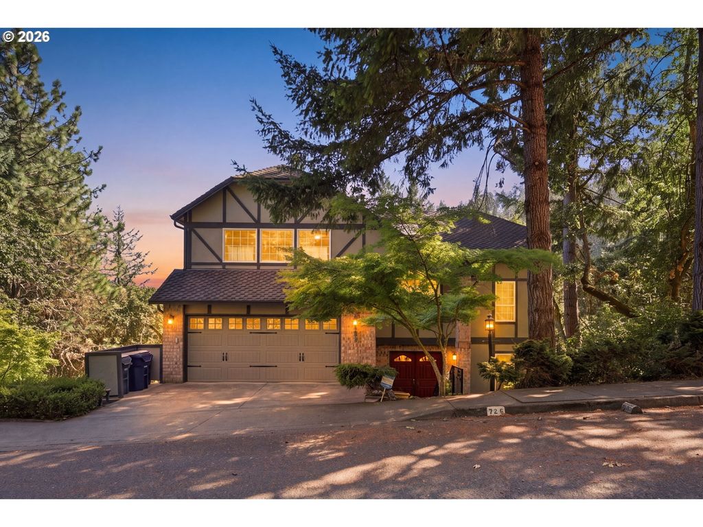 721 BROOKSIDE Dr, Eugene, OR 97405