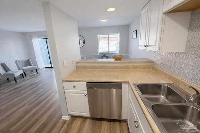 154 Bayou Dr, Destin, FL 32541