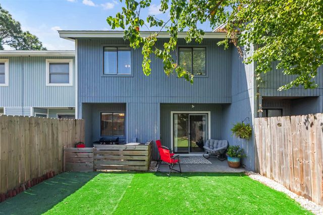 154 Bayou Dr, Destin, FL 32541