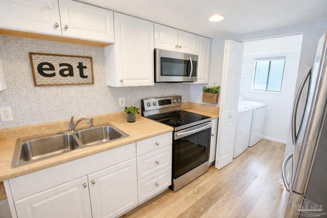 154 Bayou Dr, Destin, FL 32541