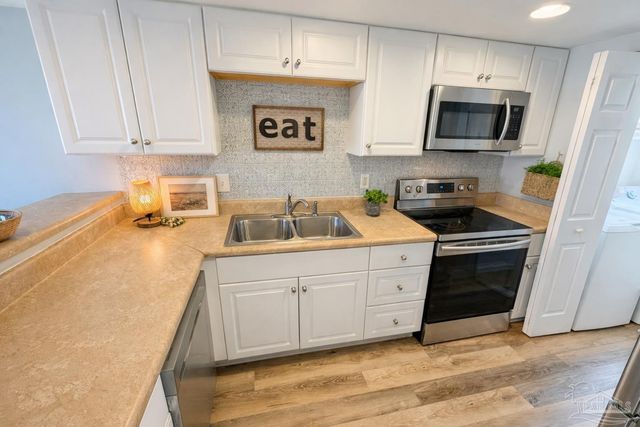 154 Bayou Dr, Destin, FL 32541