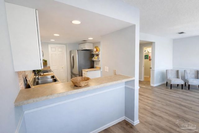 154 Bayou Dr, Destin, FL 32541