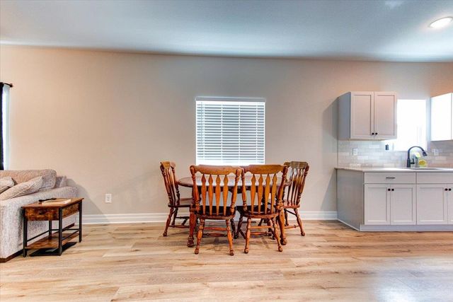 215 S Commercial Ave, Sedgwick, KS 67135